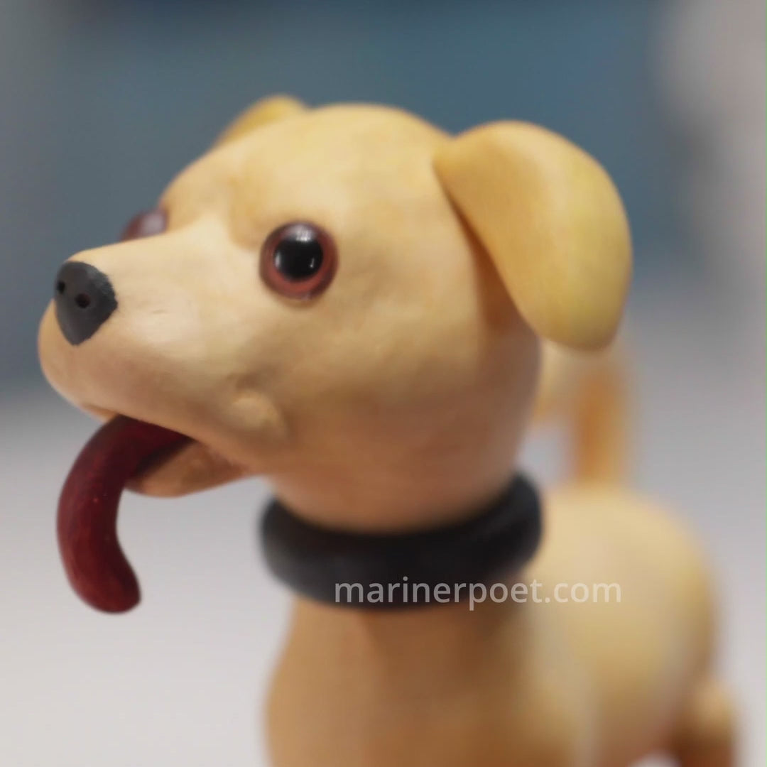 Carica il video: MarinerPoet™ Handcrafted Wooden Dog Crank Automaton